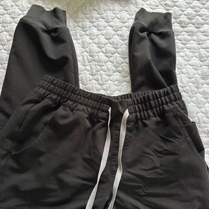 Figs small tall black jogger scrub pants